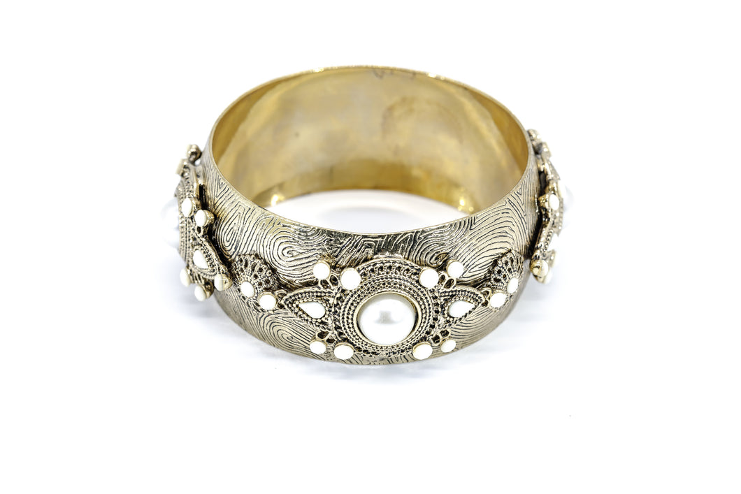 Vintage Inspired Metallic Pearl Bangle